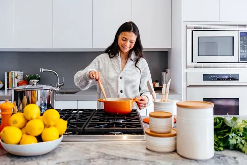 Kitchen deep cleaning and grease removal